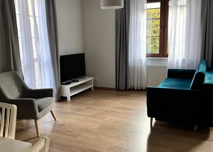 Marina Elegance Aparthotel 4*