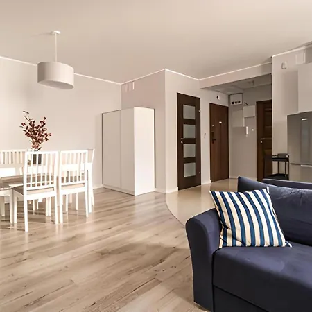 Marina Beachside شقة فندقية سوبوت