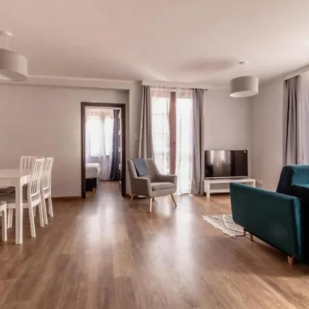 Marina Beachside Апарт-отель